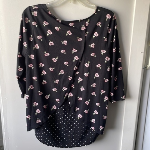 J. Jill Women's Layered-Back Mixed-Media Print Top, BLACK MULT -SIZE SMALL. Used - Picture 4 of 7